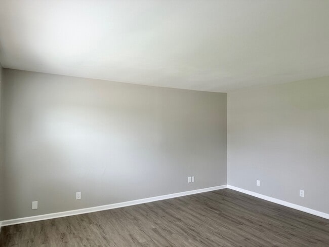 Building Photo - 2030 Kevin Dr