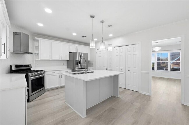 Building Photo - 1150 River Overlook Dr NW