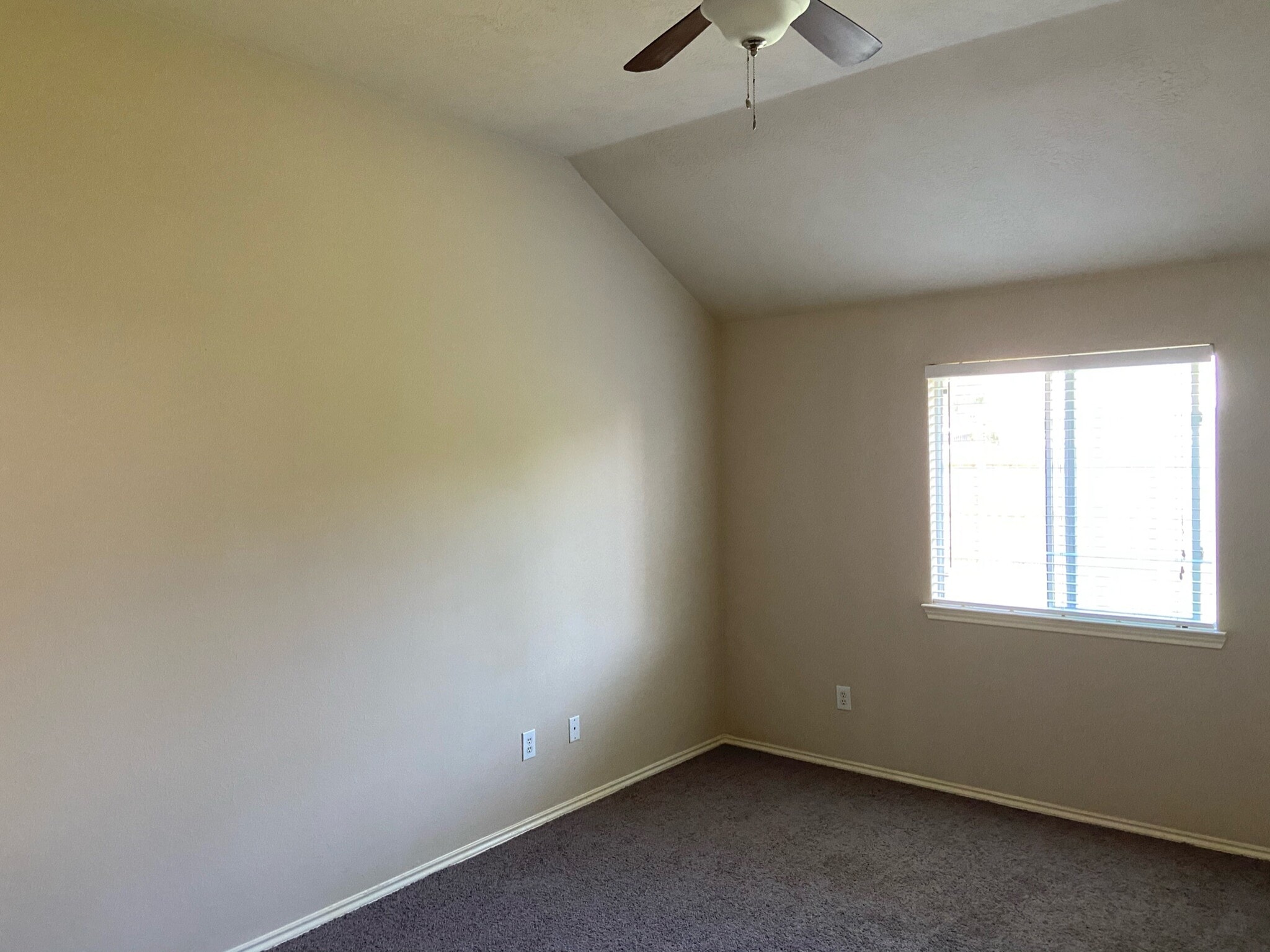 Master bedroom - 7258 Junco Dr