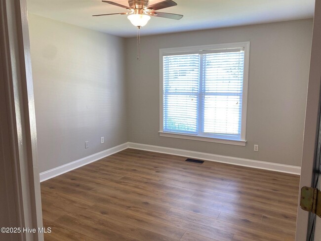 Building Photo - 1149 Stone Creek Dr