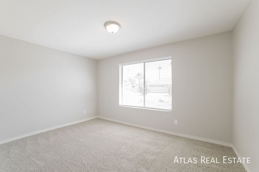 Building Photo - 5006 W Torrey Pines Cir
