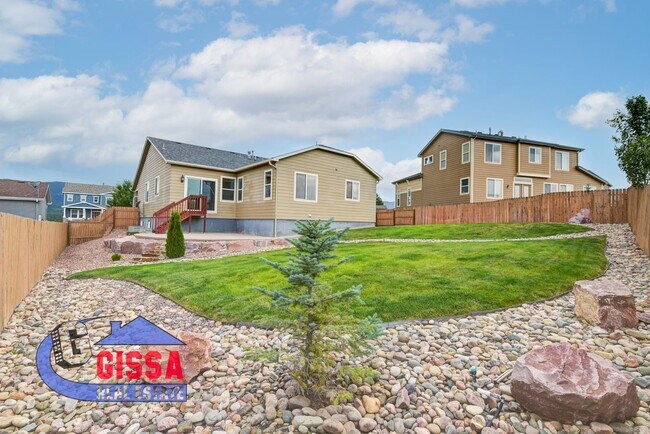 Building Photo - Beautiful ranch style home available to mo...