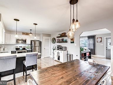 Building Photo - Meticulously maintained 2 bed 2 bath home