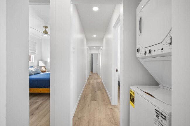 Building Photo - Newly Remodeled and Fully furnished- Missi...