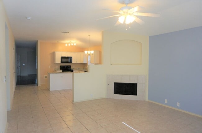 Building Photo - 2417 Hampton Dr