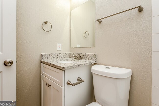 Building Photo - 1561 Rose Garden Ln