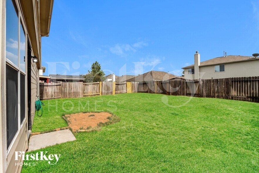 Building Photo - 25339 Barmby Dr