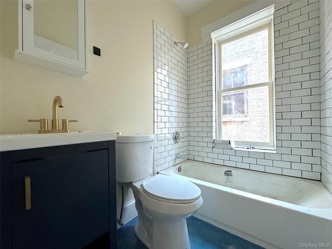 Building Photo - 31 Dubois St