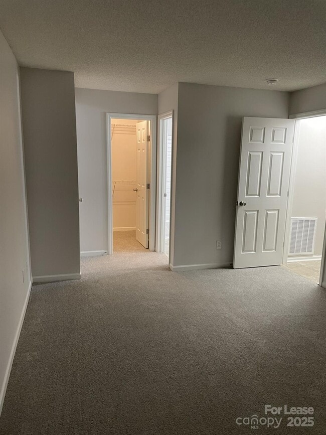 Building Photo - 19831 Henderson Rd