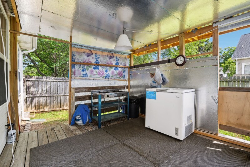 Building Photo - 163 Lansdan Dr