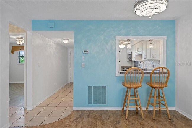 Building Photo - 1749 S Highland Ave