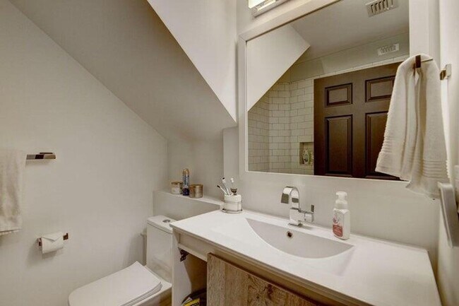 Building Photo - 6298 Sand Hills Cir