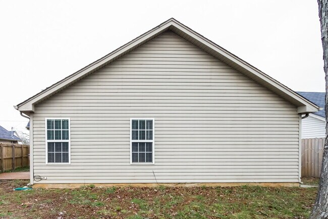 Building Photo - 1856 Lakewood Village Dr