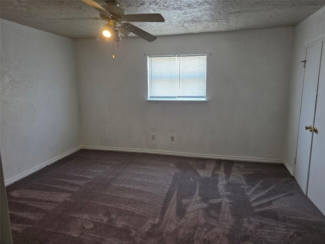 Building Photo - 635 Sinclair Dr