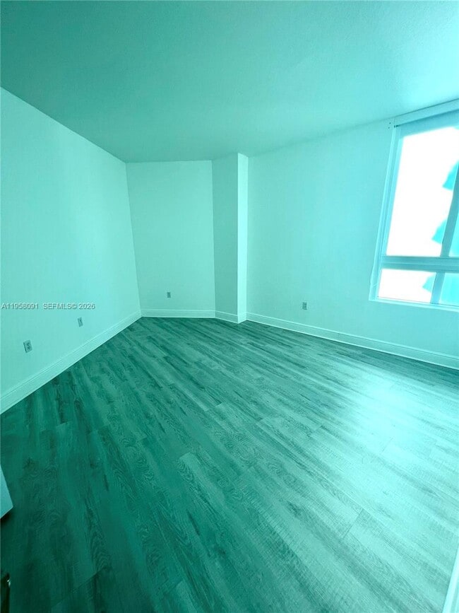 Building Photo - 1900 N Bayshore Dr