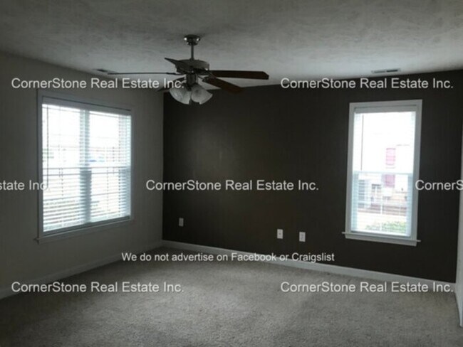 Building Photo - 1820 Balmoral Dr