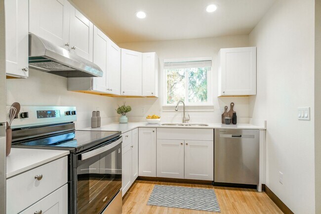 Building Photo - Stunning New Construction 1 Bedroom Cottages