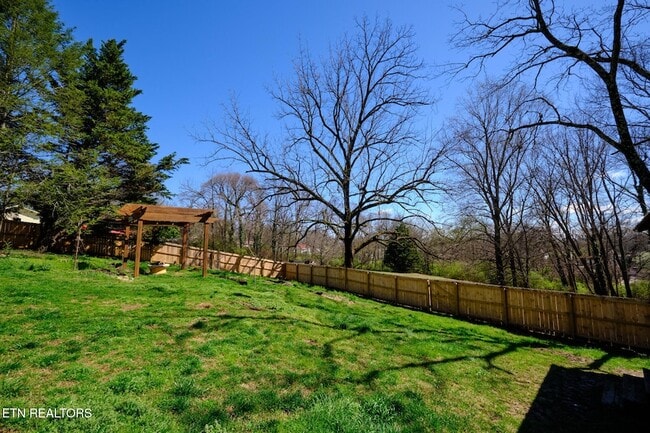 Building Photo - 548 Murray Rd NW