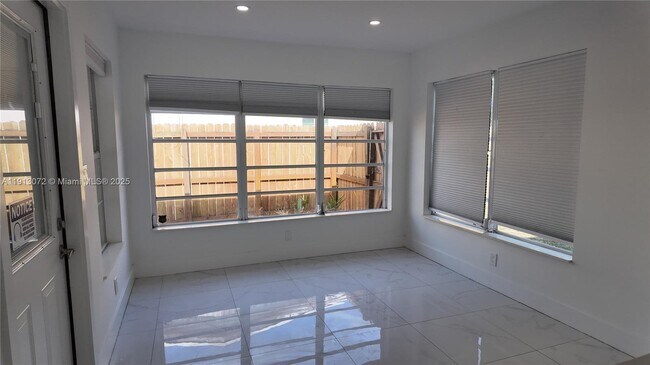 Building Photo - 2100 N 57th Way