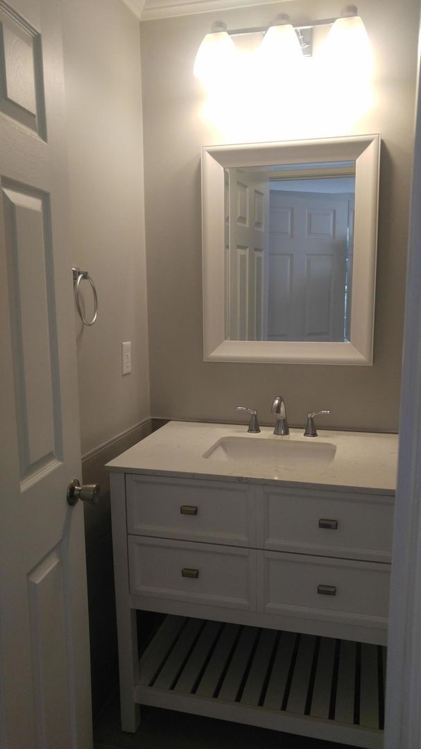 Building Photo - 3 bed, 2 bath home!