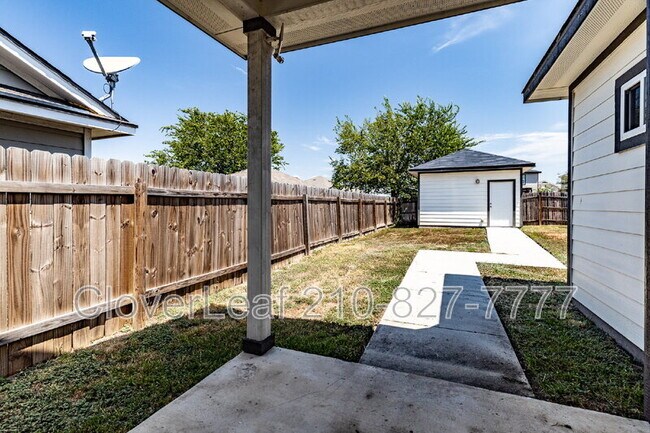 Building Photo - 5707 Midcrown Dr