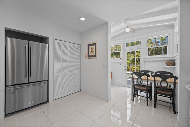 Building Photo - 141 Chilean Ave