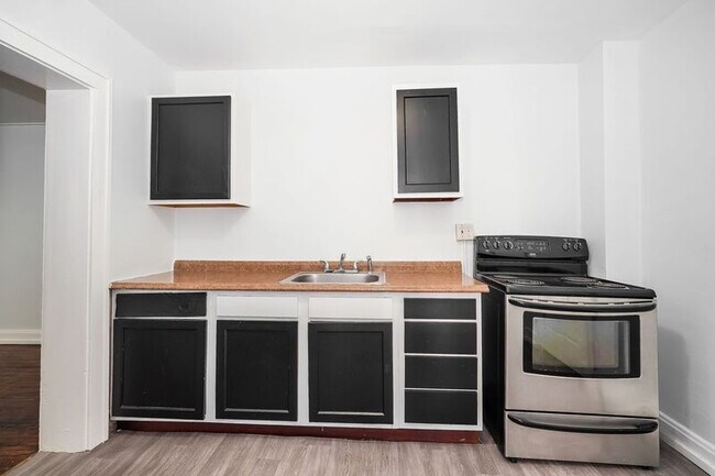 Building Photo - 1185 S 22nd St