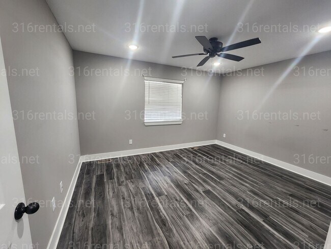 Building Photo - 5225 N Toben Ct