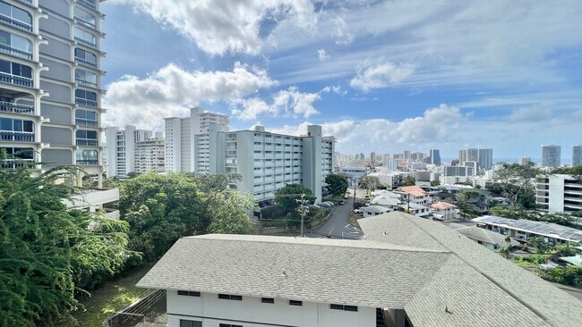 Building Photo - 2 BEDROOM UNIT WITH BALCONY AND BEAUTIFUL ...