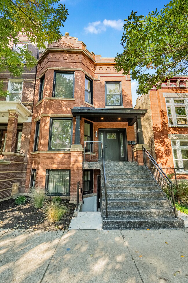 Primary Photo - 1442 N Kedzie Ave