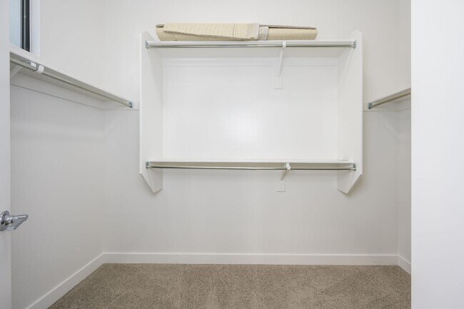 Building Photo - 824 E Monte Wy