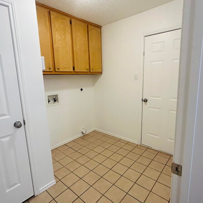 Building Photo - 6114 10th St