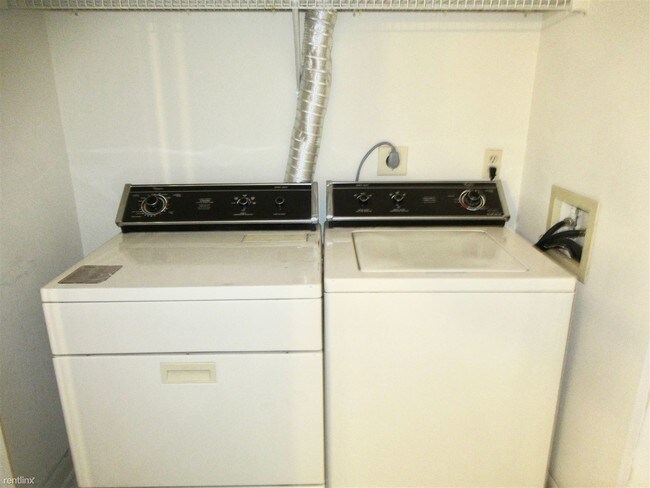Building Photo - 2 br, 2 bath  - 8009 Greenspring Way Apt F
