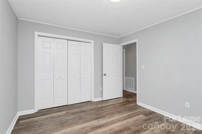 Building Photo - 1406 Pleasant Plains Rd