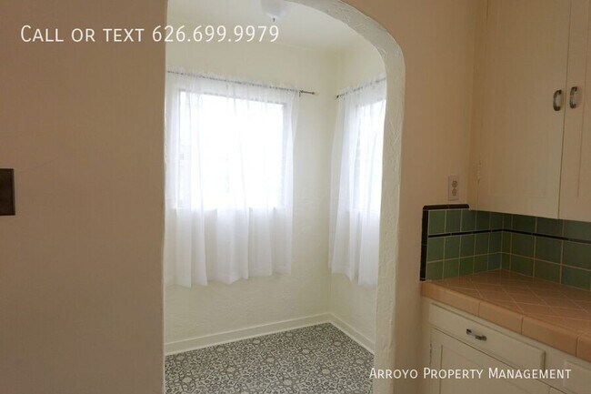 Building Photo - 3216 Brandon St