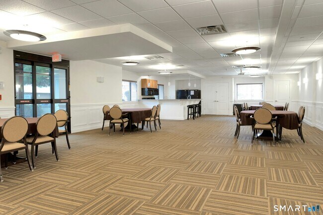 Building Photo - 143 Hoyt St