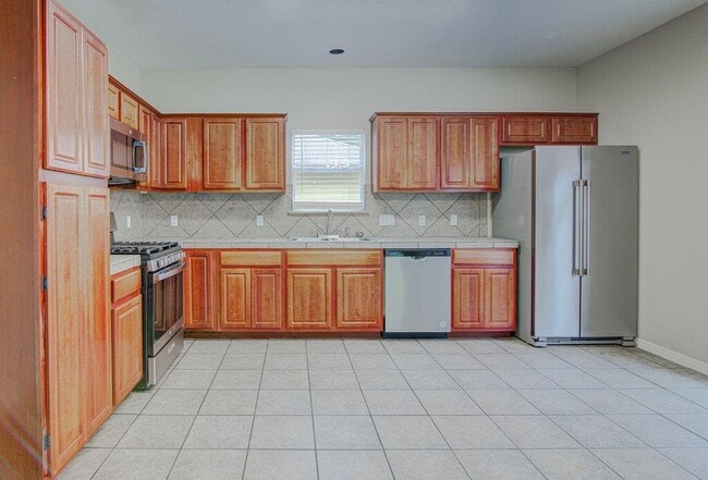 Building Photo - 1702 Singleton Ave