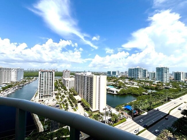 Building Photo - 15901 Collins Ave