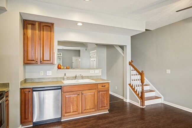 Building Photo - 7718 Porter House Dr