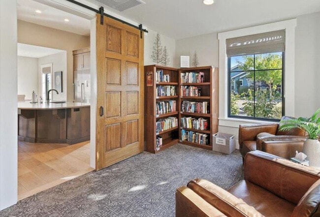 Building Photo - 6253 N Winward Ln