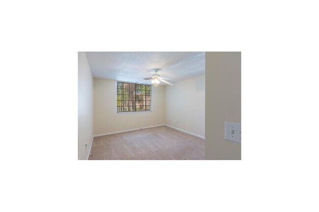 Building Photo - 1733 Village Blvd