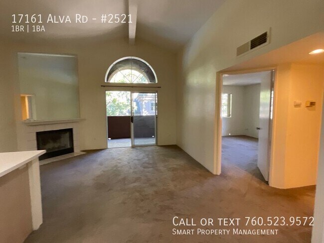 Building Photo - Gorgeous 1 bedroom upper level condo with ...