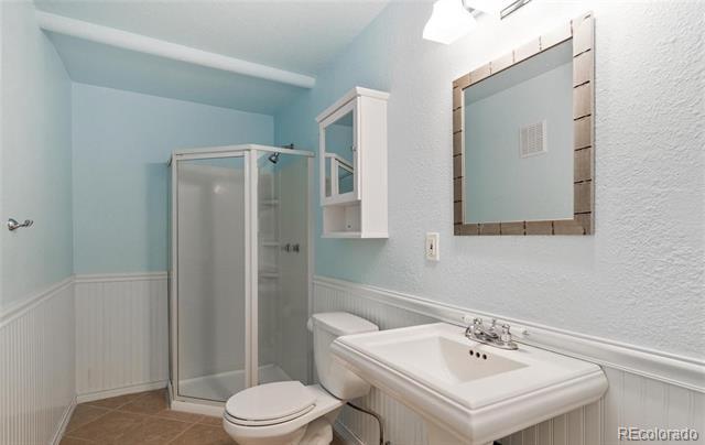 Building Photo - 765 Whispering Oak Dr