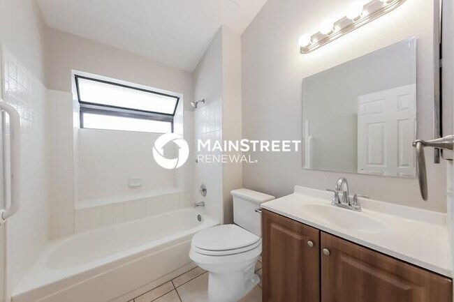 Building Photo - 3 Bedroom Pet-Friendly Home in TUCSON, AZ with Main Street Renewal