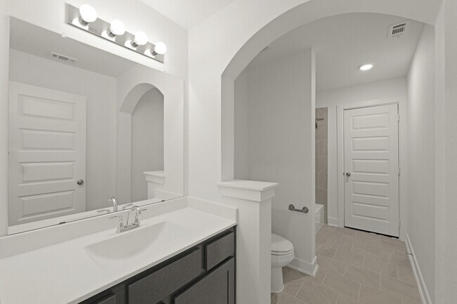 Building Photo - 406 Nocturne Rdg Dr