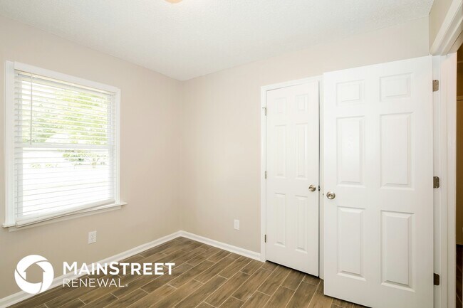 Building Photo - 8013 Hemby Wood Dr