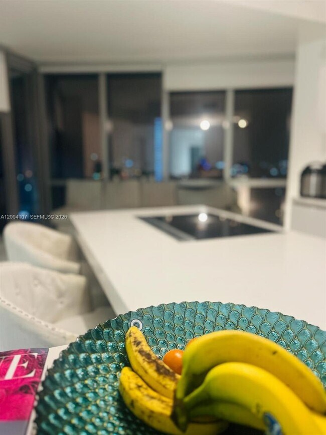 Building Photo - 851 NE 1st Ave