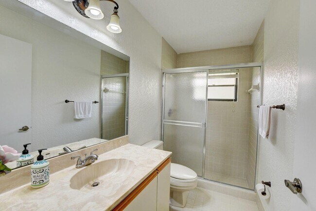 Building Photo - 11511 Island Lakes Ln