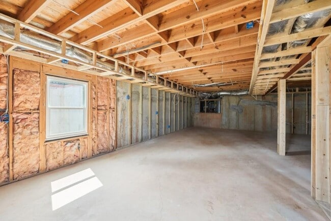 Building Photo - 1600 Spring Arbor Ct