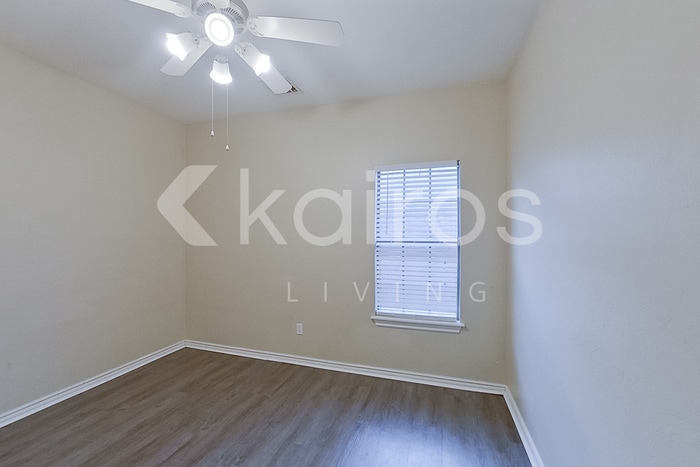 Building Photo - 812 SW 37th St